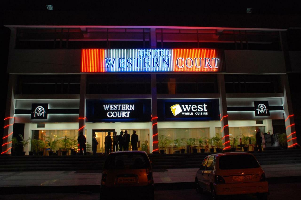 Hotel Western Court Chandigarh Exterior photo
