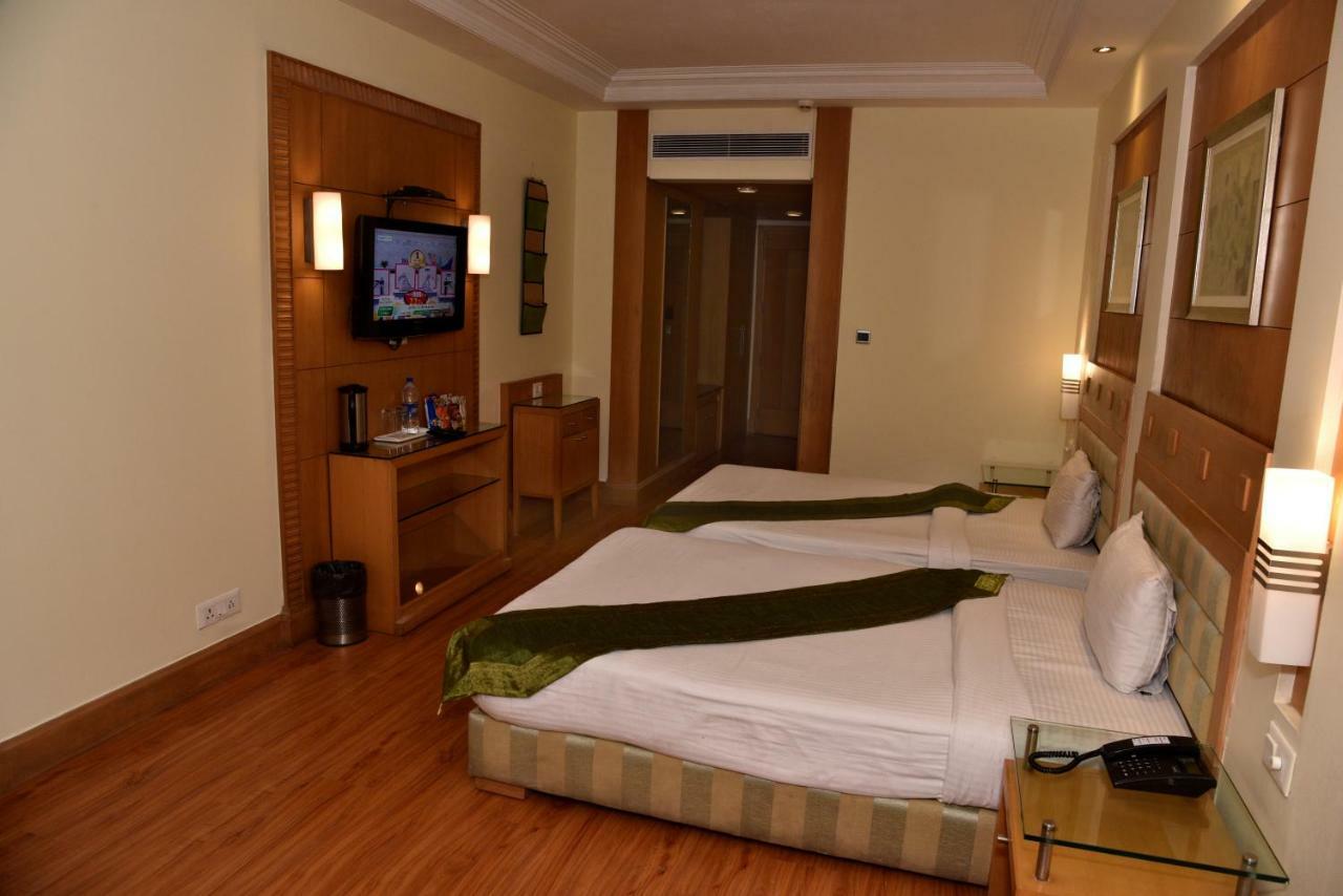 Hotel Western Court Chandigarh Exterior photo